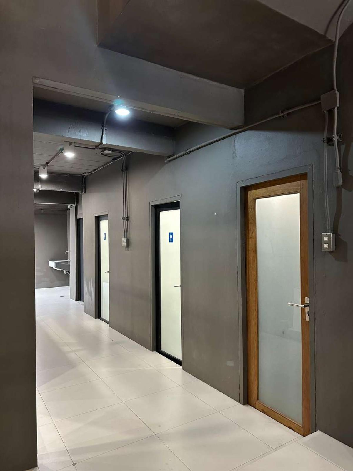 โฮมออฟฟิศ พระราม 9 ซอย 19 / 5 ห้องนอน (ให้เช่า), Home office, Rama 9 Soi 19 / 5 Bedrooms (FOR RENT) BZD232