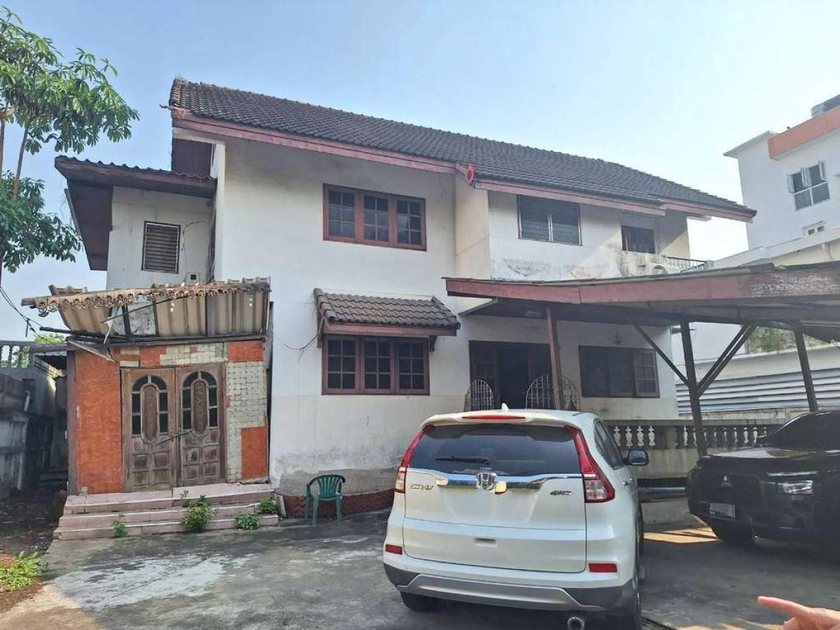 ที่ดินพร้อมสิ่งปลูกสร้าง ซอยศรีนครินทร์ 38 / 141 ตร.วา (ขาย), Land with buildings, Soi Srinakarin 38. / 141 Square Wa (FOR SALE) GNG181