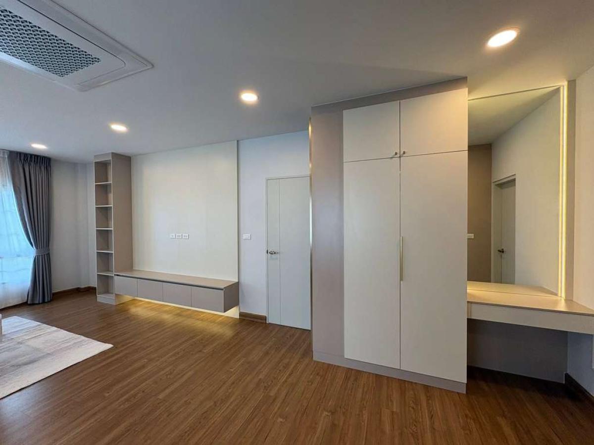 เซนโทร บางนา / 4 ห้องนอน (ให้เช่า), Centro Bangna / 4 Bedrooms (FOR RENT) DA047