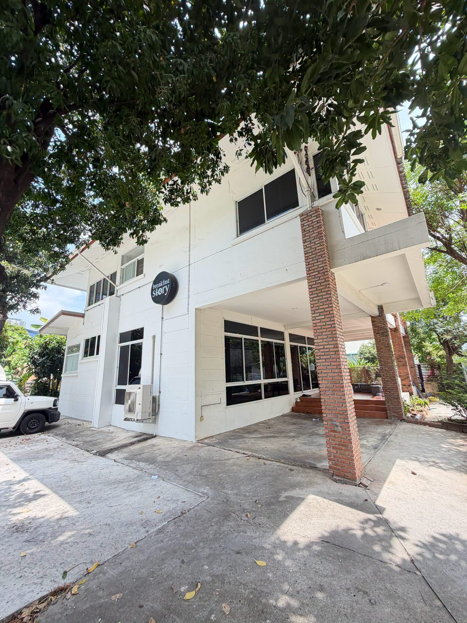 บ้านเดี่ยว สุขุมวิท 55 / 4 ห้องนอน (ให้เช่า), Detached house Sukhumvit 55 / 4 Bedrooms (FOR RENT) GNG200