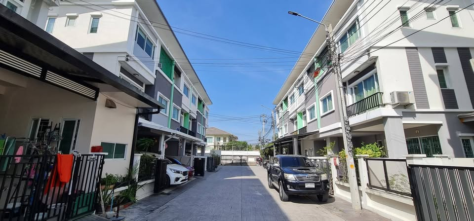 วิรัลพัชร เฉลิมพระเกียรติ 8 / 4 ห้องนอน (ขาย), Wirunpat Chalermphrakiat 8 / 4 Bedrooms (FOR SALE) DA017