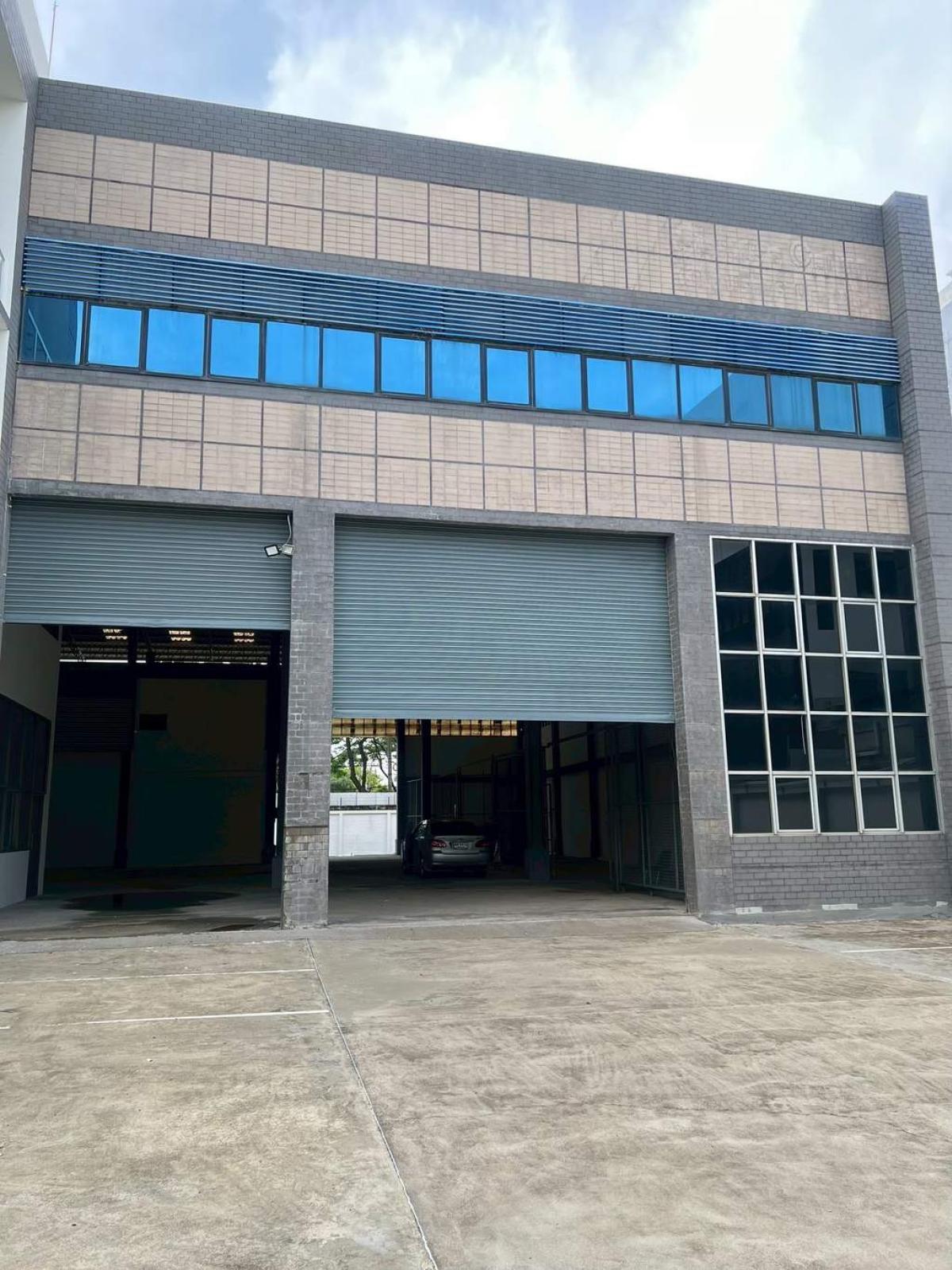 อาคารสำนักงานพร้อมโกดัง กรุงเทพกรีฑา ซอย 7 / 4 ชั้น (ขาย), Office building with warehouse, Bangkok Kreetha Soi 7 / 4 Storey (FOR SALE) BZD237