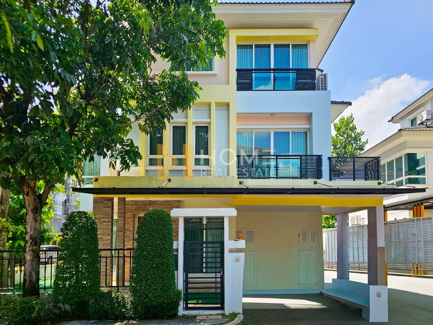 บางกอก บูเลอวาร์ด รามอินทรา กม 2 / 4 ห้องนอน (ขาย), Bangkok Boulevard Ramintra Km 2 / 4 Bedrooms (FOR SALE) TPM431