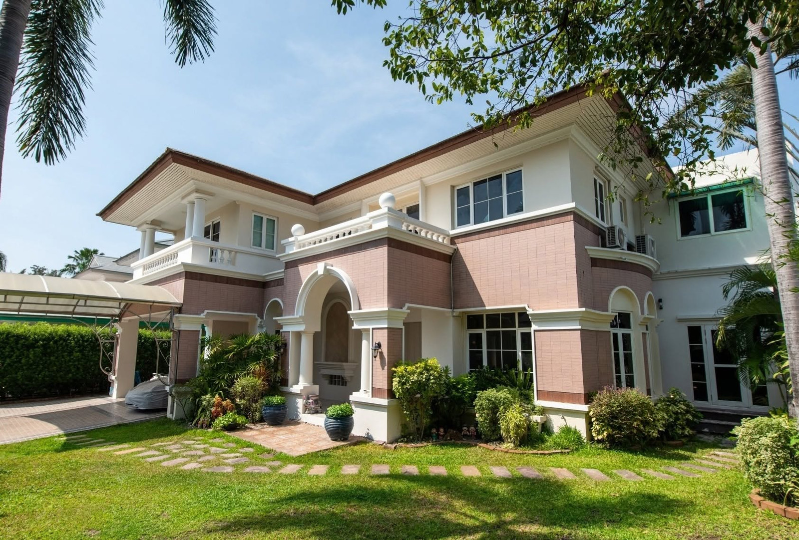 ลดาวัลย์ สุขุมวิท 103 / 4 ห้องนอน (ขาย), Ladawan Sukhumwit / 4 Bedrooms (FOR SALE) POON297