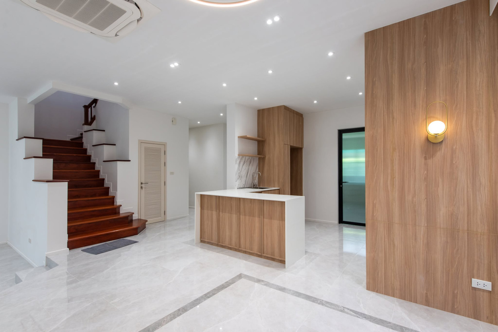 ลดาวัลย์ สุขุมวิท 103 / 4 ห้องนอน (ขาย), Ladawan Sukhumwit / 4 Bedrooms (FOR SALE) POON297