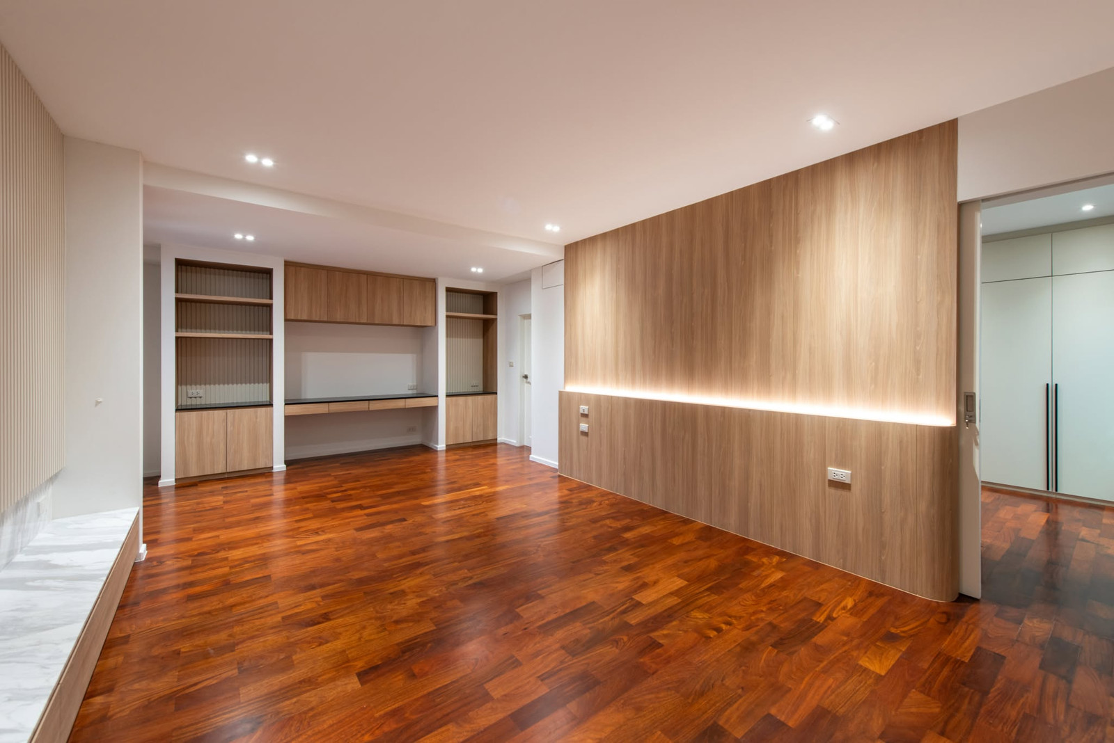 ลดาวัลย์ สุขุมวิท 103 / 4 ห้องนอน (ขาย), Ladawan Sukhumwit / 4 Bedrooms (FOR SALE) POON297