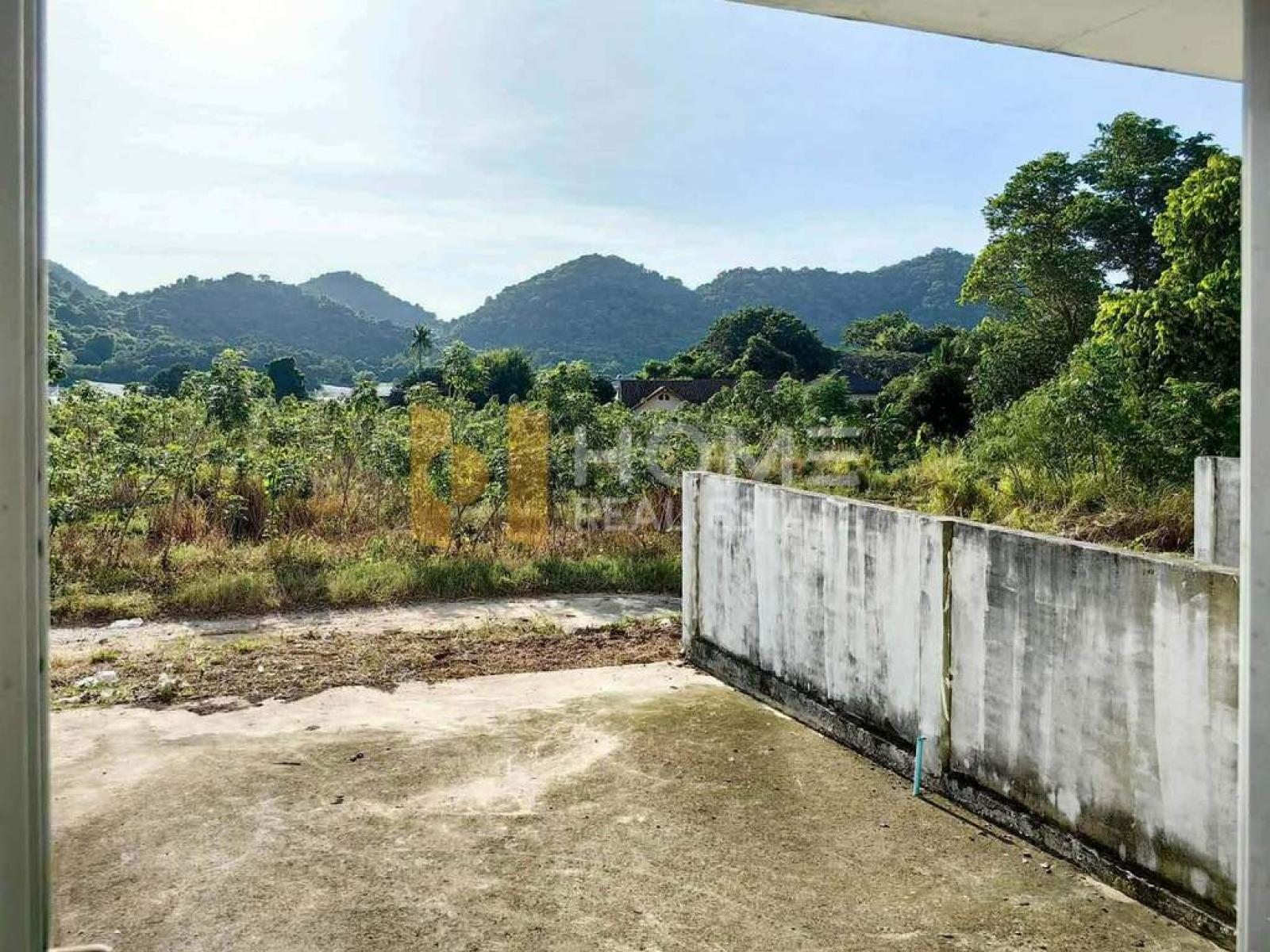 ทาวน์โฮม 2 ชั้น 6 คูหา ถนนเก้ากิโล ศรีราชา / 2 ชั้น (ขาย), Six 2-story townhouses on Khao Kilom Road, Sriracha / 2 Storey (FOR SALE) YEAN230