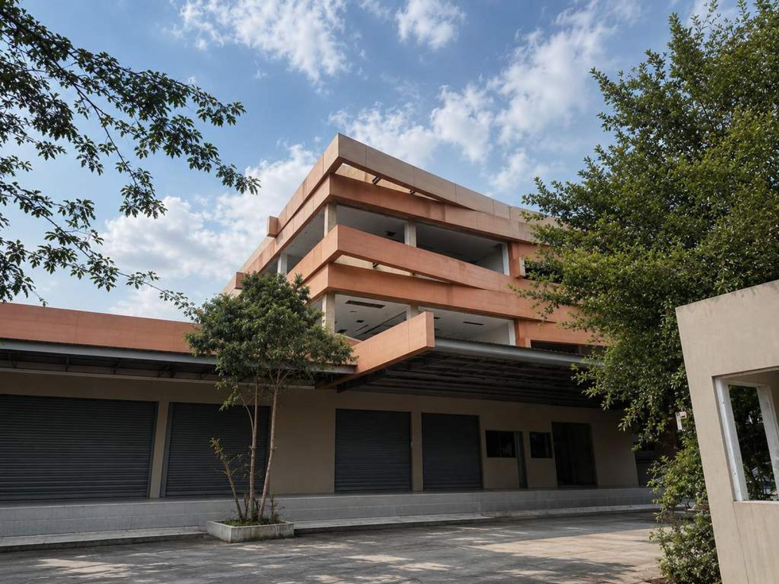 ออฟฟิศ และ ที่ดิน ศรีด่าน 22 / 398 ตร.วา (ขาย), Office and land at Sridan 22. / 398 Square Wa (FOR SALE) VIEW046