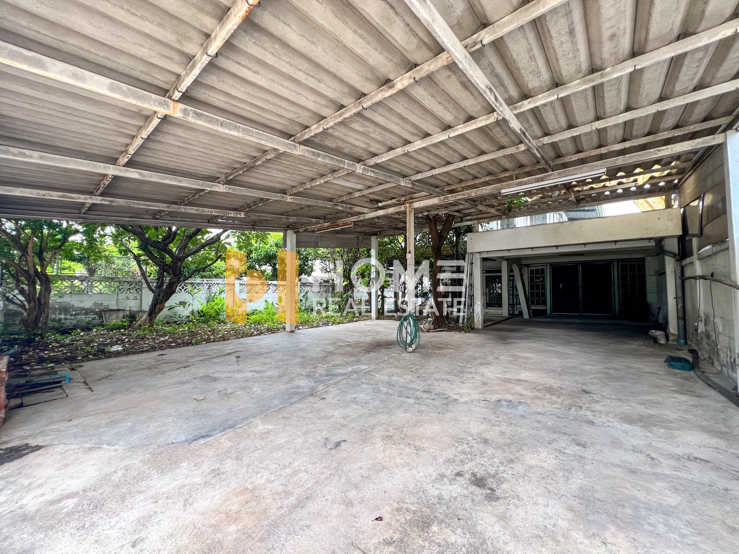 หมู่บ้านเสรี รามคำแหง - พระราม 9 / 4 ห้องนอน (ขาย), Seri Village Ramkhamhaeng - Rama 9 / 4 Bedrooms (FOR SALE) BZD205