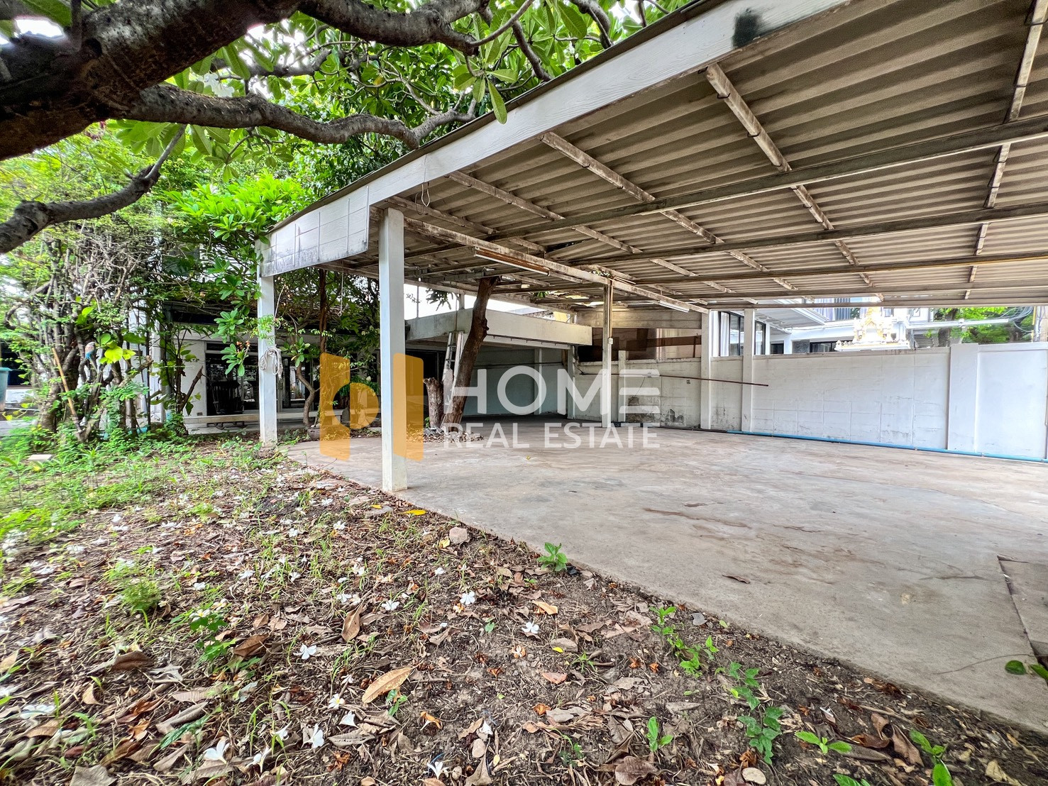 หมู่บ้านเสรี รามคำแหง - พระราม 9 / 4 ห้องนอน (ขาย), Seri Village Ramkhamhaeng - Rama 9 / 4 Bedrooms (FOR SALE) BZD205