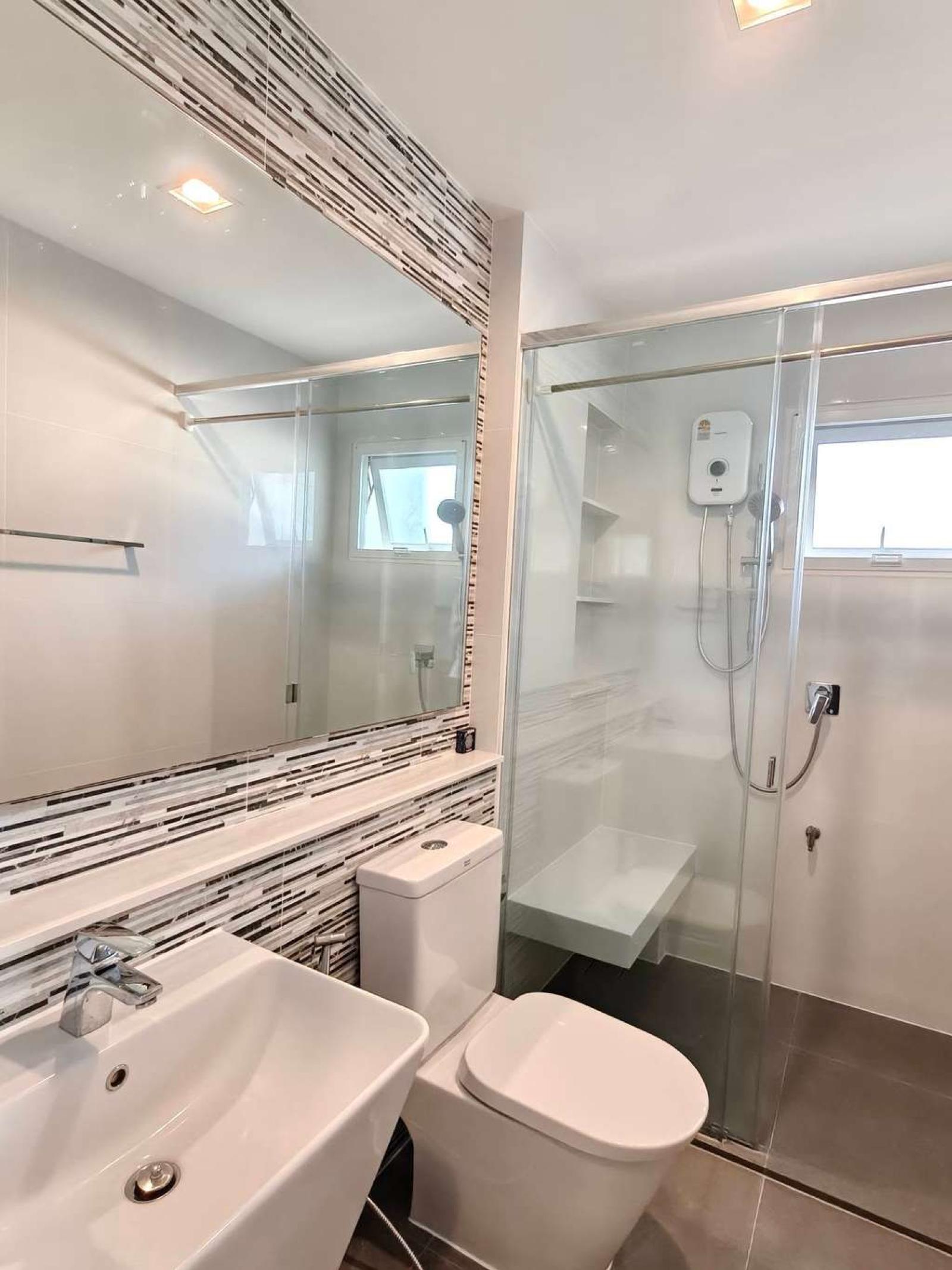มัณฑนา 2 บางนา กม.7 / 4 ห้องนอน (ให้เช่า), Mantana 2 Bangna KM.7 / 4 Bedrooms (FOR RENT) DA040