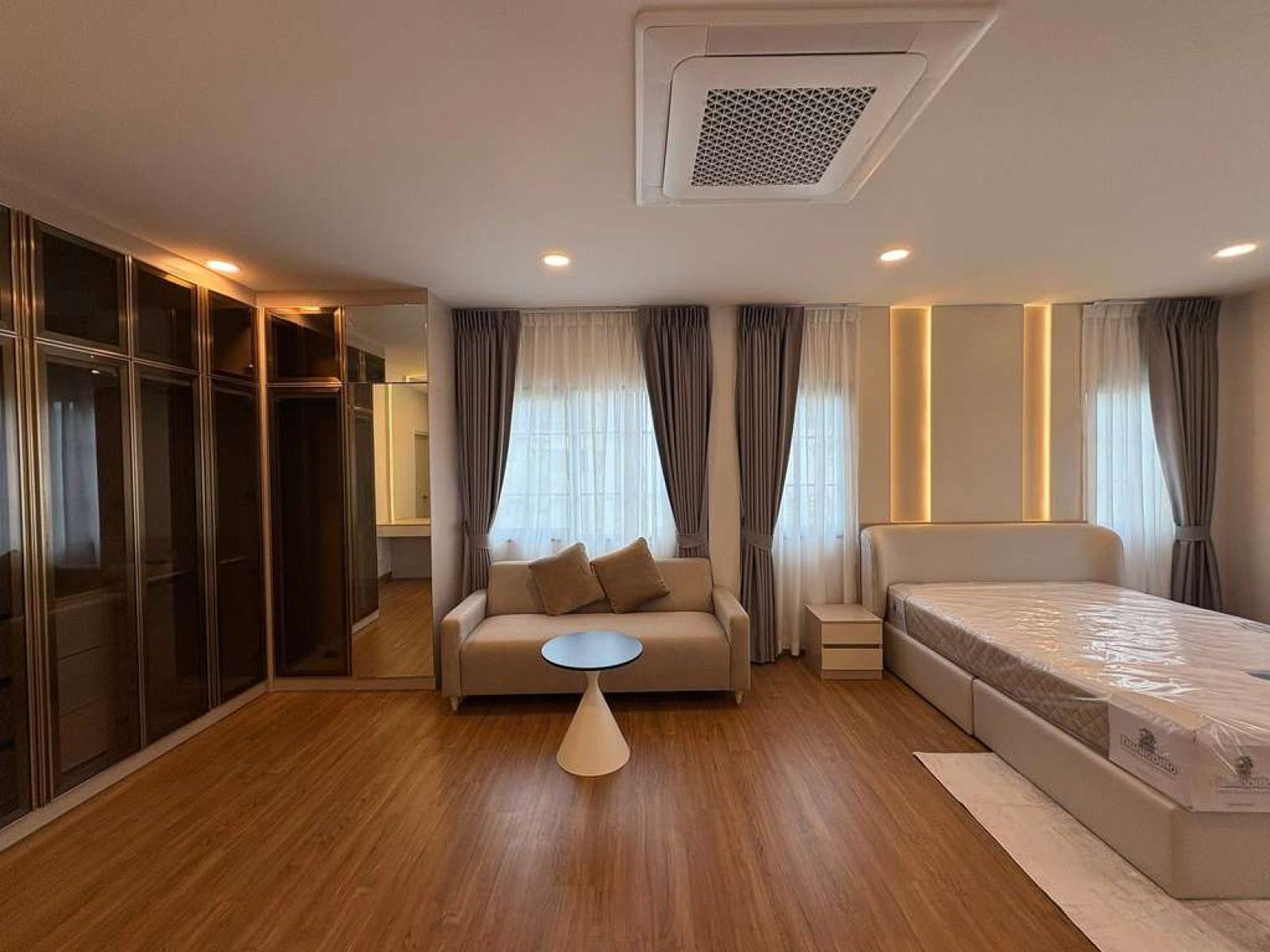 เซนโทร บางนา / 4 ห้องนอน (ให้เช่า), Centro Bangna / 4 Bedrooms (FOR RENT) DA047