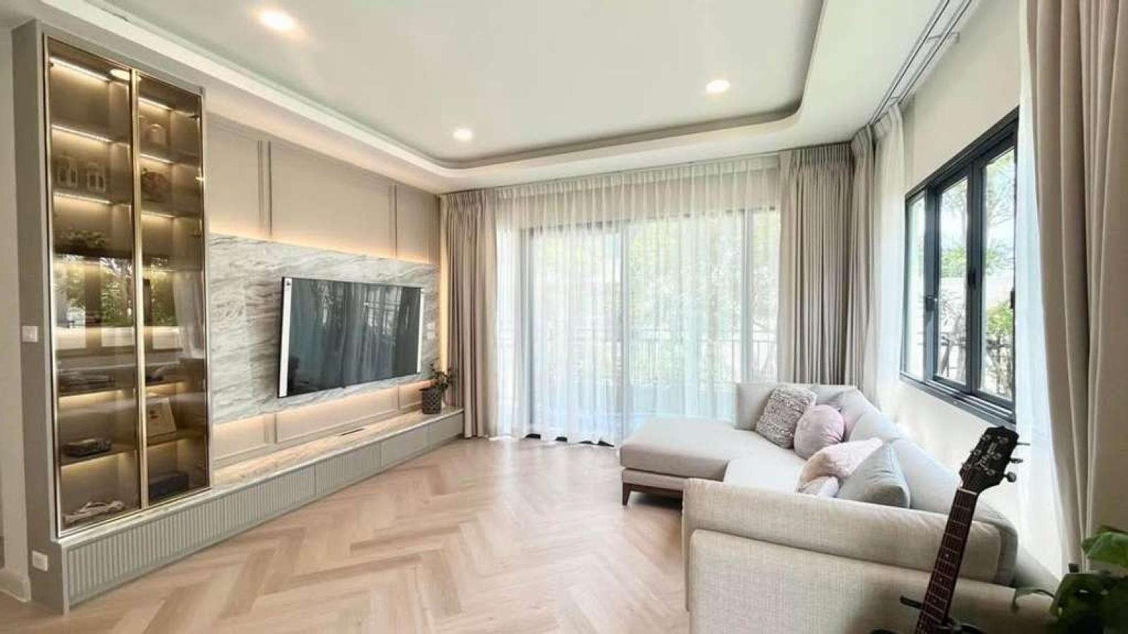 เซนโทร บางนา / 4 ห้องนอน (ให้เช่า), Centro Bangna / 4 Bedrooms (FOR RENT) DA016