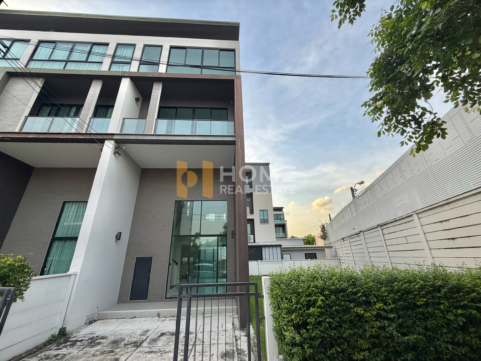 บ้านกลางเมือง วิภาวดี 64 / 3 ห้องนอน (ขาย), Baan Klang Muang Vibhavadi 64 / 3 Bedrooms (FOR SALE) BNS158
