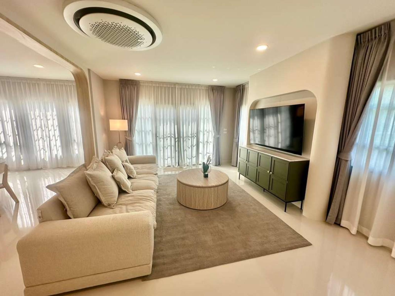 เซนโทร บางนา / 4 ห้องนอน (ขายพร้อมผู้เช่า), Centro Bangna / 4 Bedrooms (SALE WITH TENANT) DA066