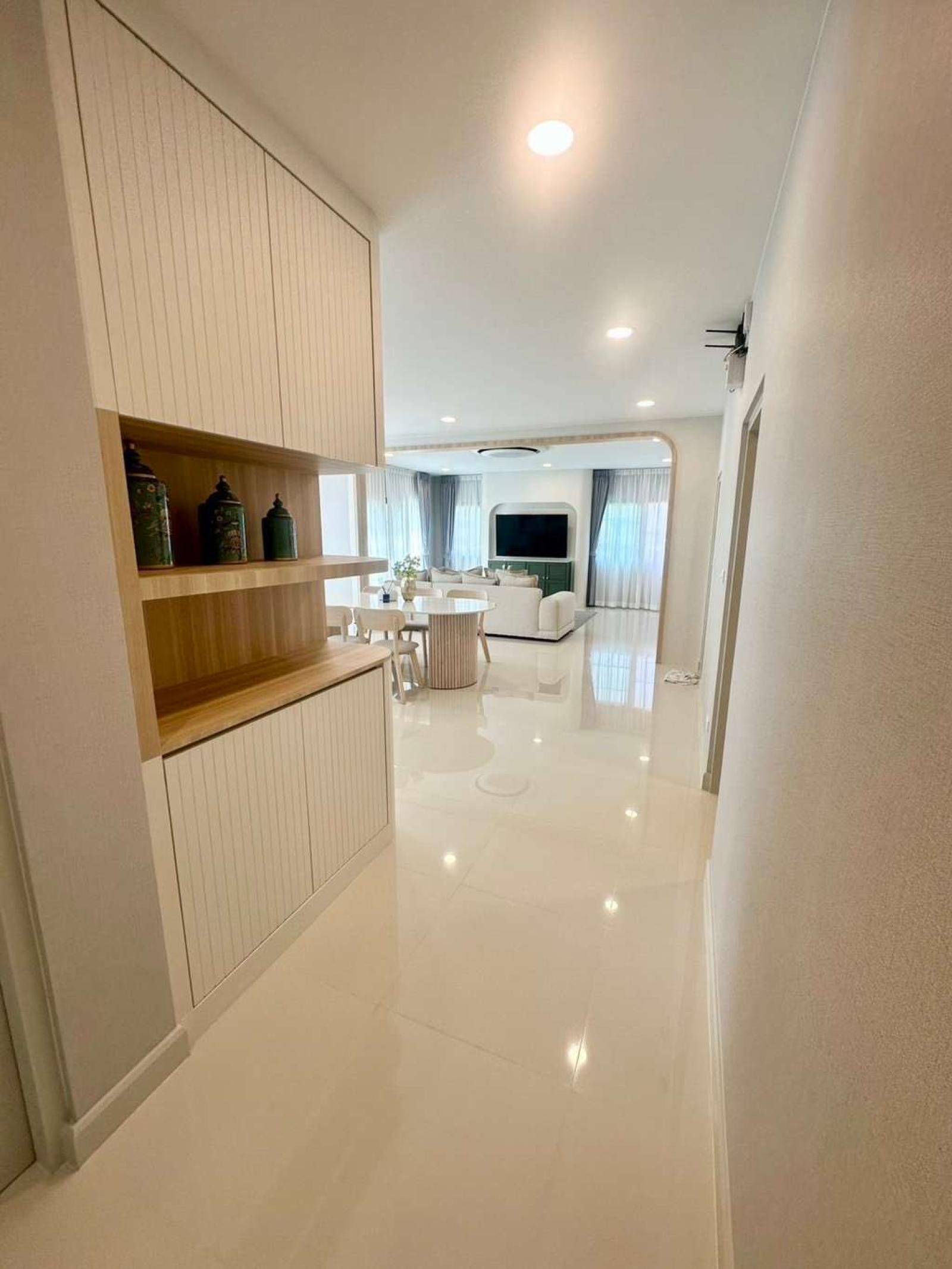 เซนโทร บางนา / 4 ห้องนอน (ขายพร้อมผู้เช่า), Centro Bangna / 4 Bedrooms (SALE WITH TENANT) DA066