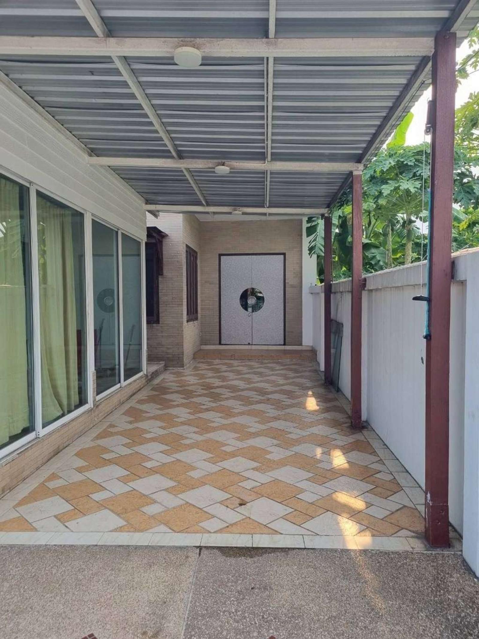 ทาวน์โฮม 32 ตร.ว. ซอยปรีดีพนมยงค์26 ซอยพัฒนเวศน์3 / 4 ห้องนอน (ขาย), Townhome, 32 sq.wa., Soi Pridi Phanomyong 26, Soi Pattanawet 3. / 4 Bedrooms (FOR SALE) GNG213