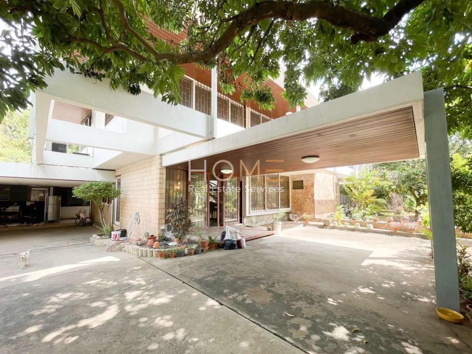 บ้านพร้อมที่ดิน ปรีดีพนมยงค์ 27 / 1 ไร่ 1 งาน 94 ตร.วา (ขาย), Land with House Pridi Banomyong 27 / 94 Square Wa (FOR SALE) PALM764
