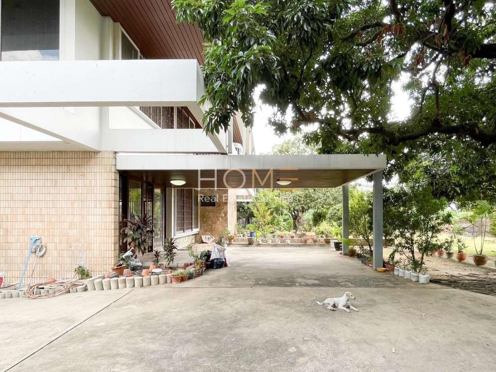 บ้านพร้อมที่ดิน ปรีดีพนมยงค์ 27 / 1 ไร่ 1 งาน 94 ตร.วา (ขาย), Land with House Pridi Banomyong 27 / 94 Square Wa (FOR SALE) PALM764