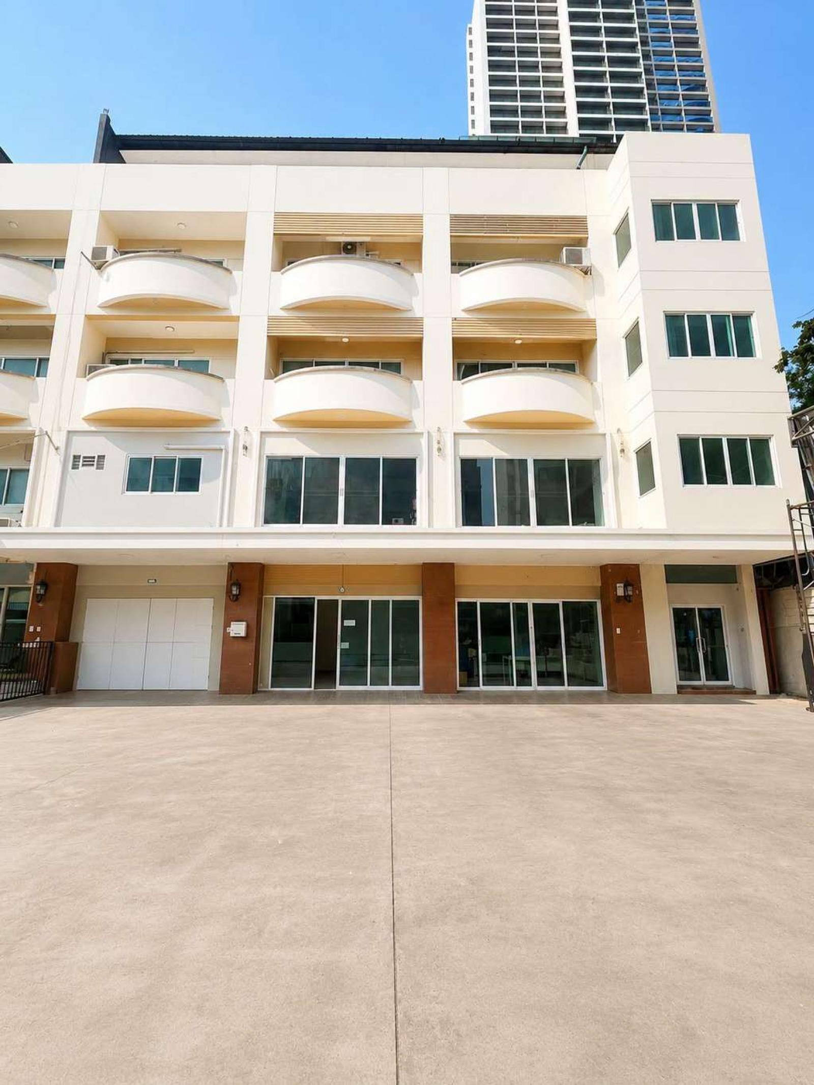 ที่ดินบางนากม.6 / 323 ตร.วา (ขาย), Land at Bang Na KM 6. / 323 Square Wa (FOR SALE) POON301