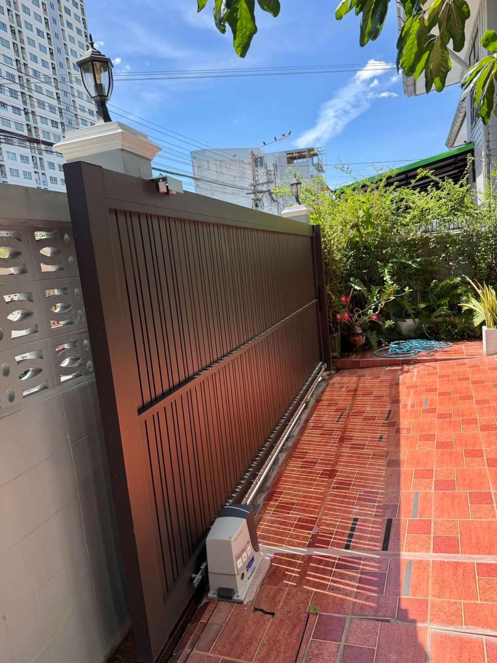 บ้านเดี่ยว 2 ชั้น - ประชาชื่น 41 / 4 ห้องนอน (ขาย), Two-story detached house - Prachachuen 41 / 4 Bedrooms (FOR SALE) BNS192