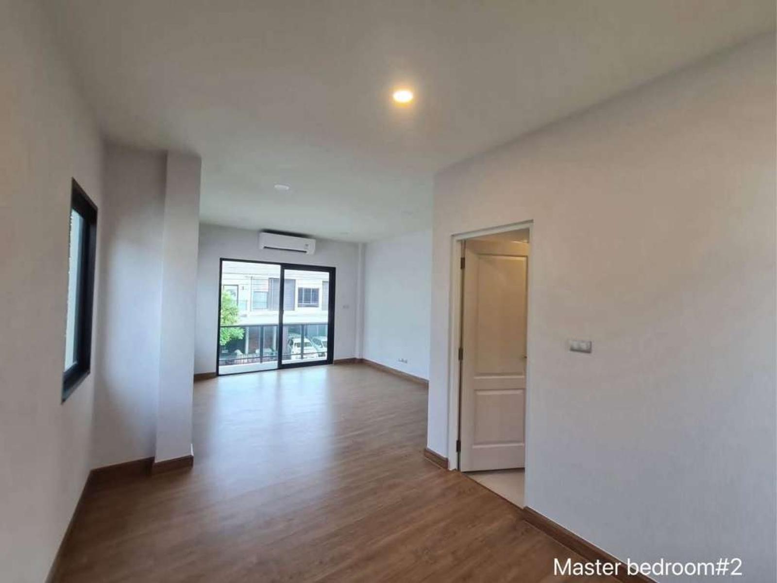 เซนโทร บางนา กม.7 / 4 ห้องนอน (ให้เช่า), Centro Bangna km.7 / 4 Bedrooms (FOR RENT) DA081