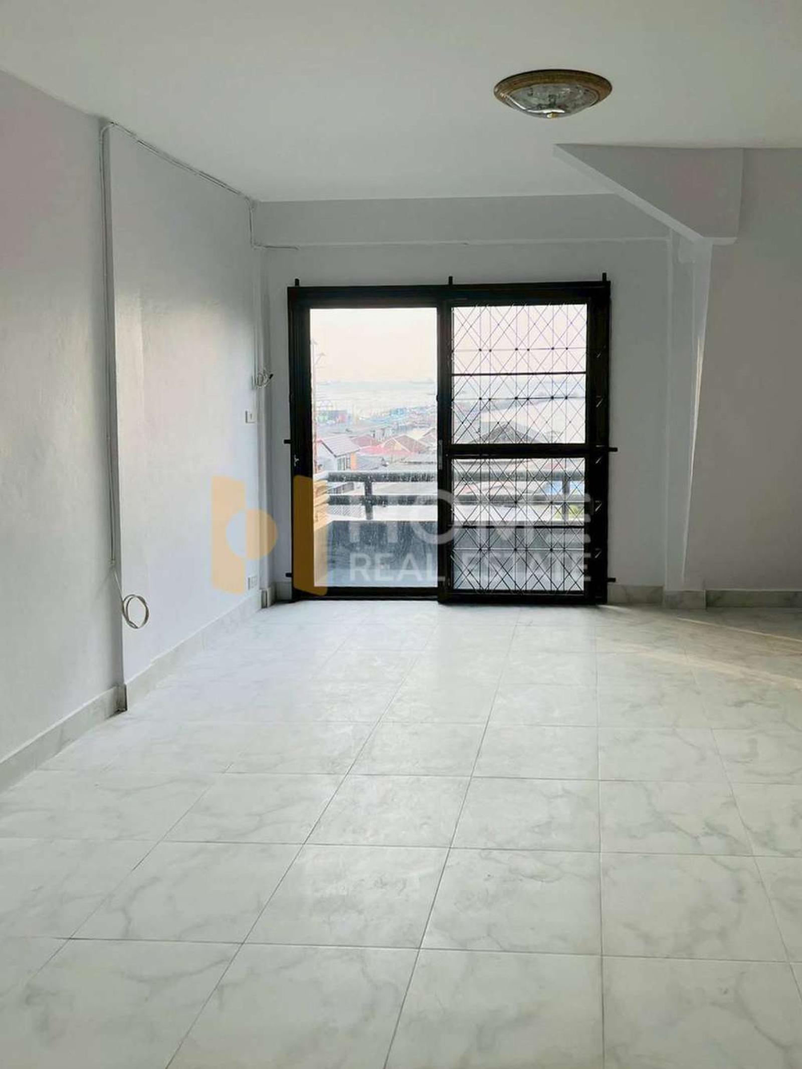 อาคารพาณิชย์ ศรีราชานคร / 4 ชั้น (ขาย), Commercial building, Sriracha City. / 4 Storey (FOR SALE) YEAN243