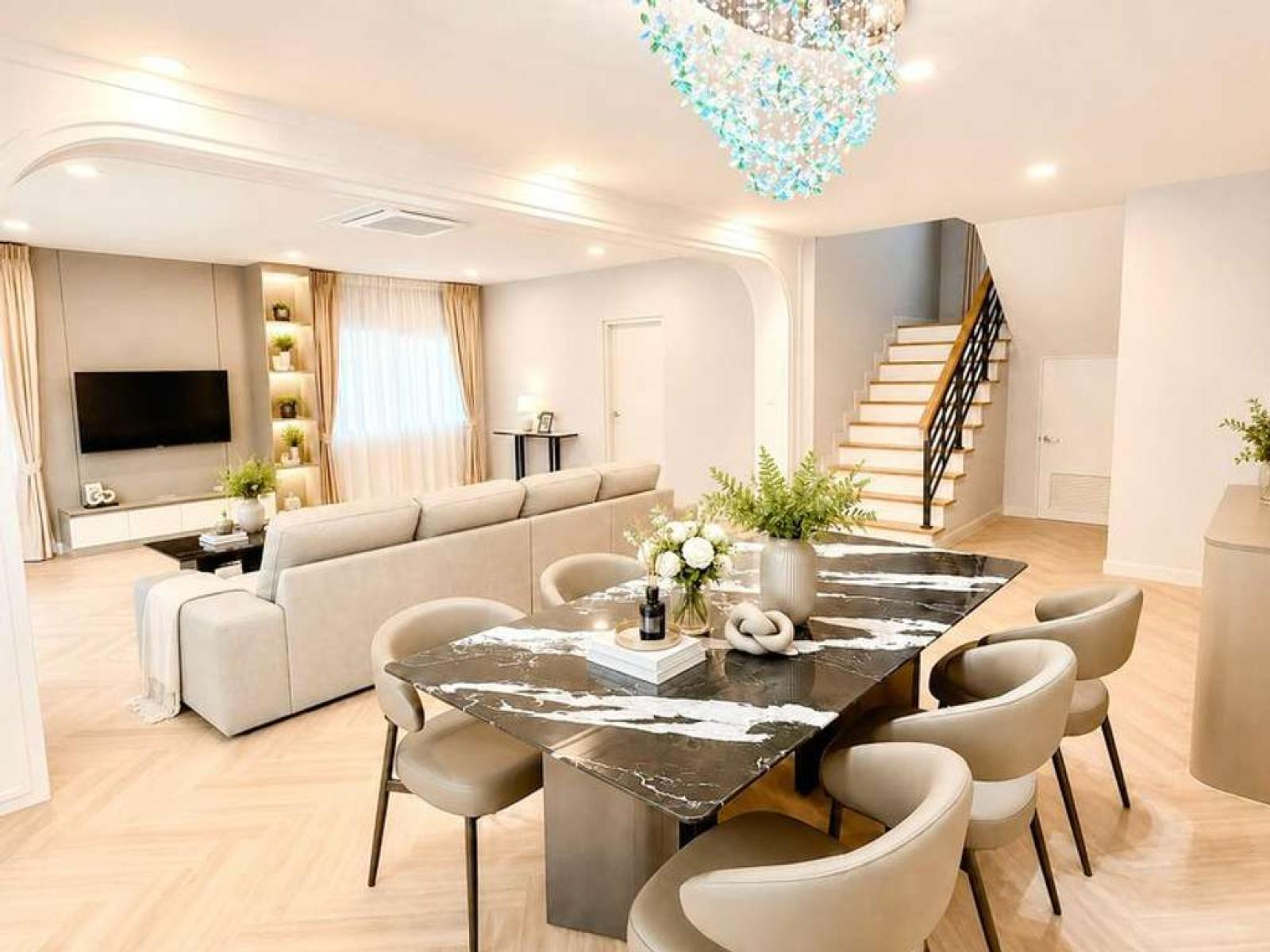 เซนโทร บางนา เฟส 2 / 4 ห้องนอน (ขาย), Centro Bangna Phase 2 / 4 Bedrooms (FOR SALE) DA098