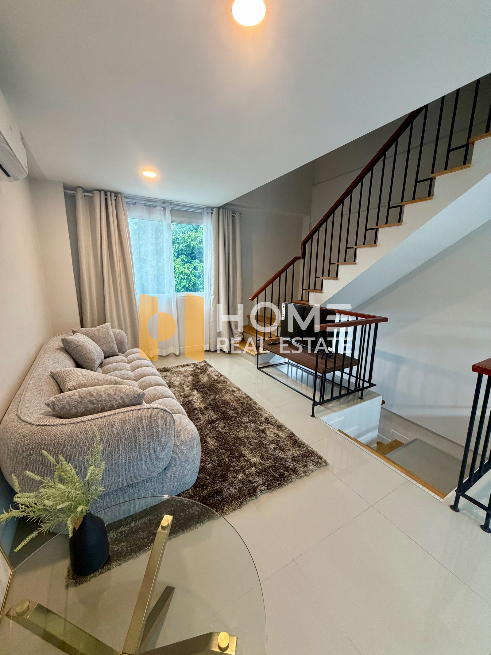 ทาวน์เฮ้าส์ ซอยแบริ่ง 13 / 2 ห้องนอนพลัส (ให้เช่า), Townhouse, Soi Bearing 13 / 2 Bed Plus (FOR RENT) DA107