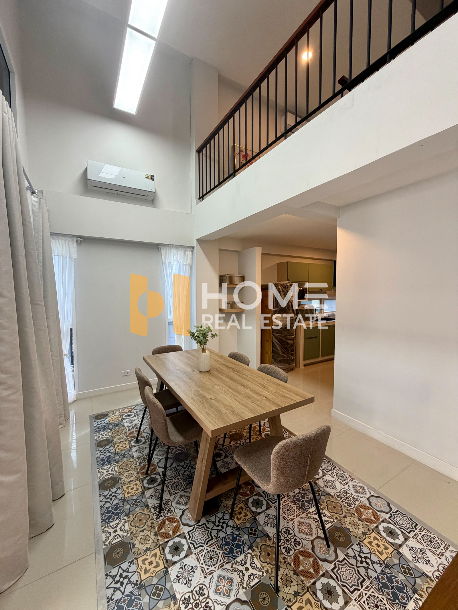ทาวน์เฮ้าส์ ซอยแบริ่ง 13 / 2 ห้องนอนพลัส (ให้เช่า), Townhouse, Soi Bearing 13 / 2 Bed Plus (FOR RENT) DA107