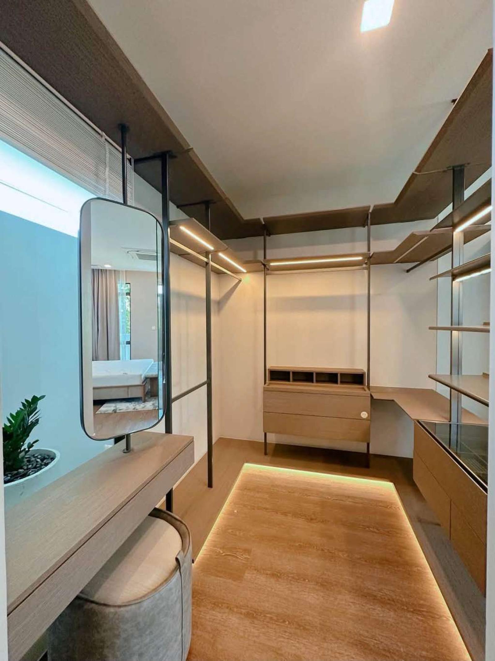 มัณฑนา บางนา กม.15 / 4 ห้องนอน (ให้เช่า), MANTANA Bangna km 15 / 4 Bedrooms (FOR RENT) DA112