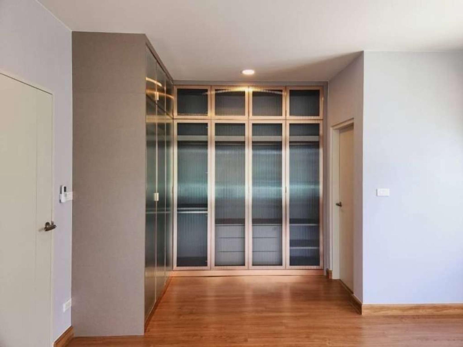 เซนโทร บางนา / 4 ห้องนอน (ขายพร้อมผู้เช่า), Centro Bangna / 4 Bedrooms (SALE WITH TENANT) DA116