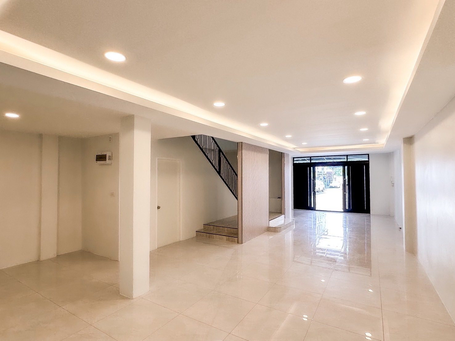 ทาวน์โฮม บ้านกลางเมือง พระราม 9 - ลาดพร้าว / 4 ห้องนอน (ขาย), Townhome Baan Klang Muang Rama 9 - Ladprao / 4 Bedrooms (FOR SALE) BZD186