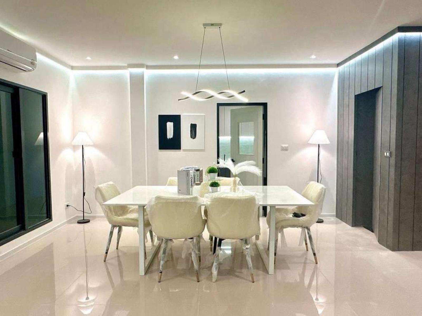 เซนโทร ชัยพฤกษ์ - แจ้งวัฒนะ 2 / 4 ห้องนอน (ขาย), Centro Chaiyaphruek - Chaengwattana 2 / 4 Bedrooms (FOR SALE) BNS223