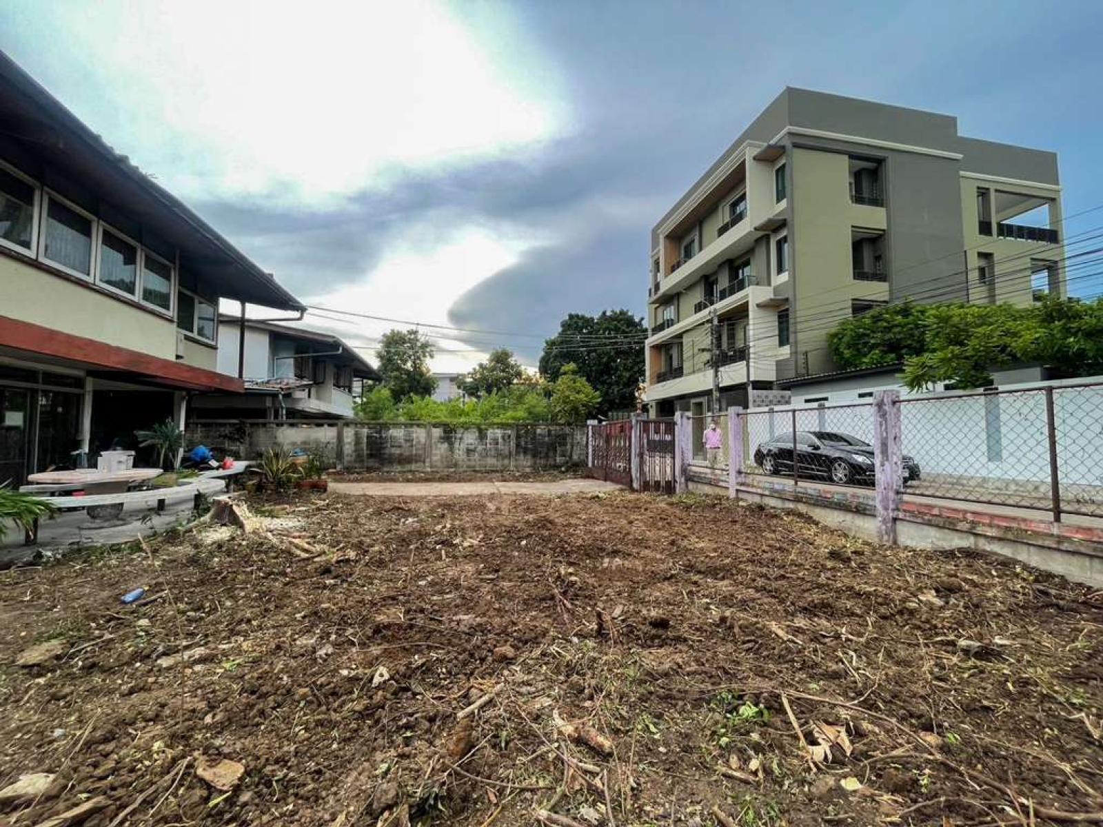 ที่ดินพร้อมสิ่งปลูกสร้าง พระราม 9 ซอย 51 / 116 ตร.วา (ขาย), Land with buildings, Rama 9 Soi 51 / 116 Square Wa (FOR SALE) BZD256