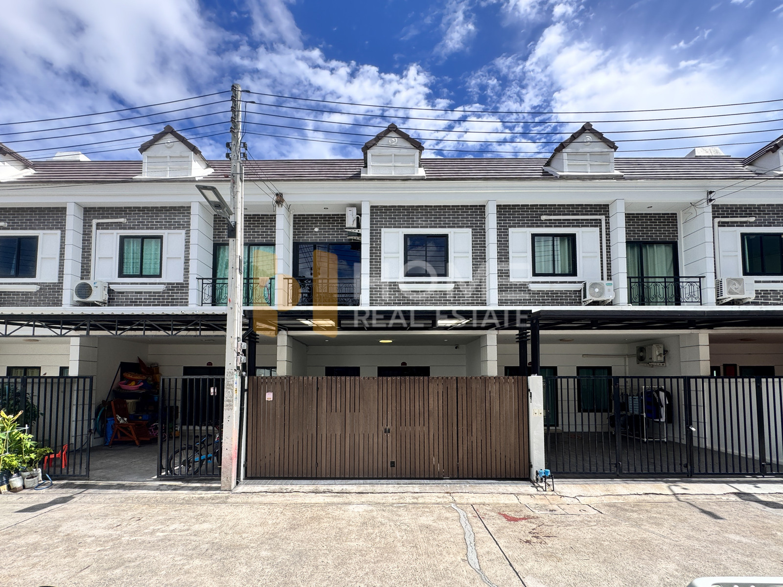 หลุดจอง! ใกล้นิคม แหลมฉบัง 🔥 แฮมป์ตัน สแควร์ 2 / 3 ห้องนอน (ขาย), Hampton Square 2 / 3 Bedrooms (FOR SALE) YEAN171