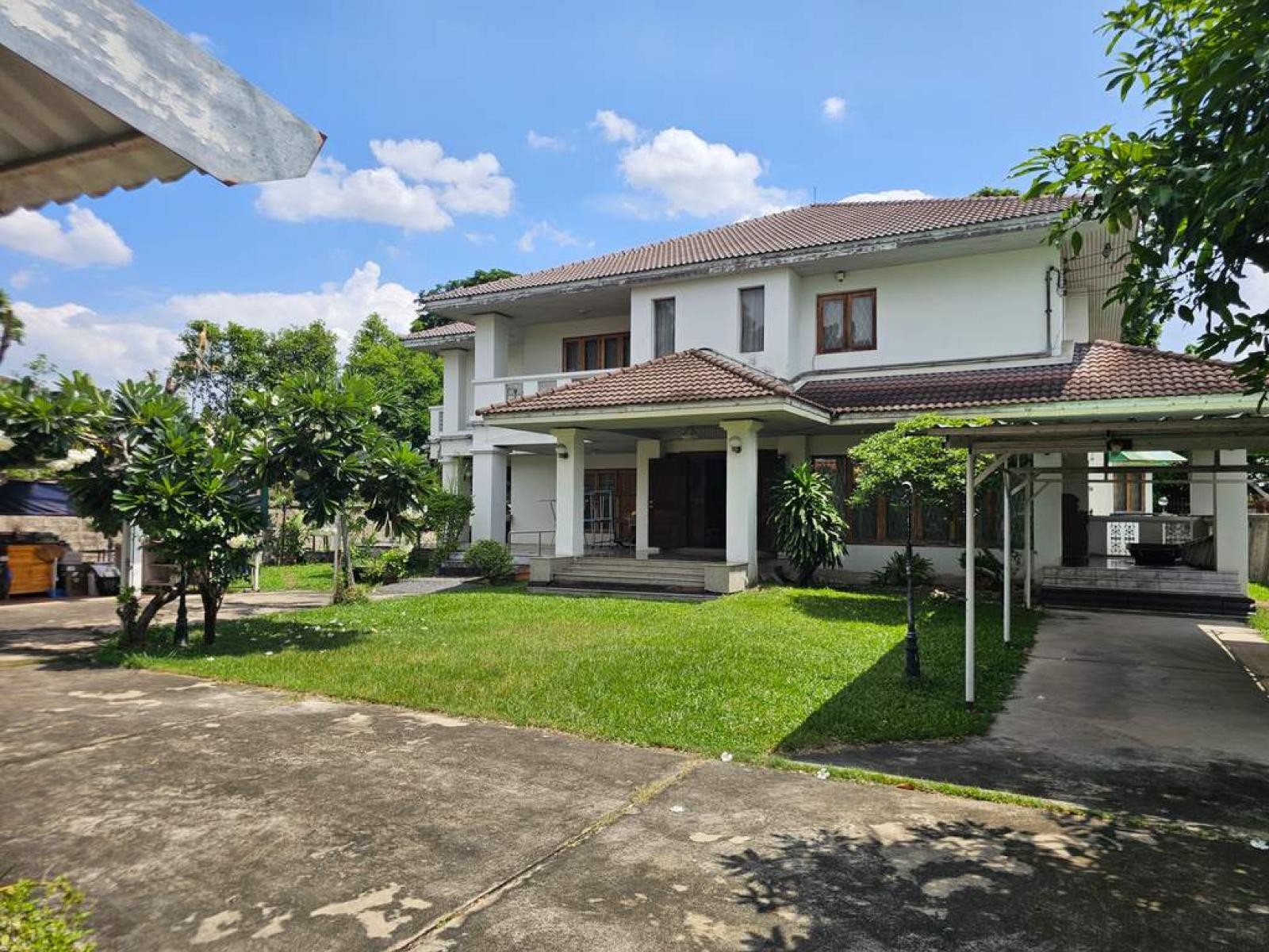 หมู่บ้าน ศรีนครพัฒนา 1 นวมินทร์ 24 / 5 ห้องนอน (ขาย), Sri Nakhon Phatthana 1 Village Nawamin 24 / 5 Bedrooms (FOR SALE) TAN907