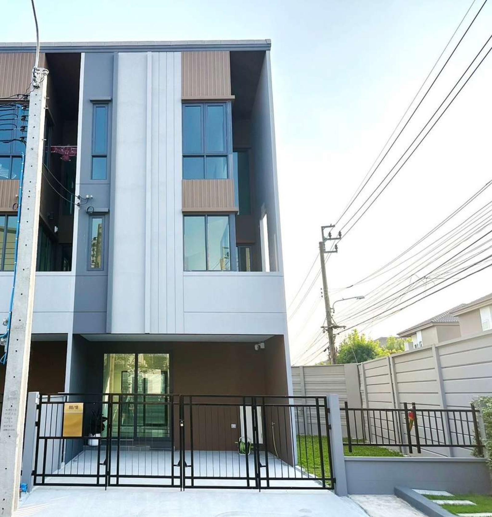บ้านกลางเมือง สุขสวัสดิ์ / 3 ห้องนอน (ขาย), Baan Klangmuang Suksawat / 3 Bedrooms (FOR SALE) BNS229