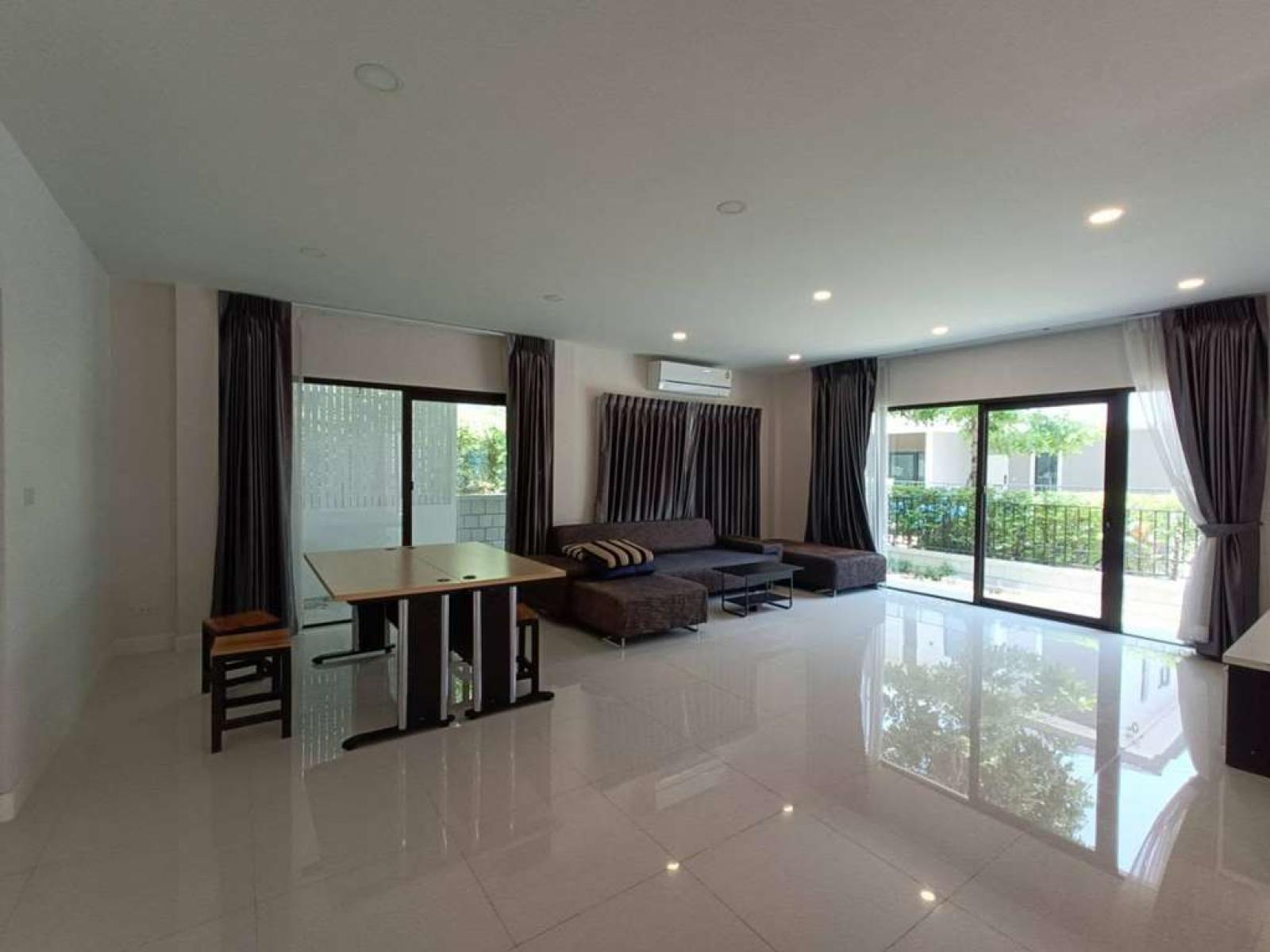 เซนโทร ราชพฤกษ์ - สวนผัก 2 / 4 ห้องนอน (ให้เช่า), CENTRO Ratchapruek - Suanpak 2 / 4 Bedrooms (FOR RENT) EARK091