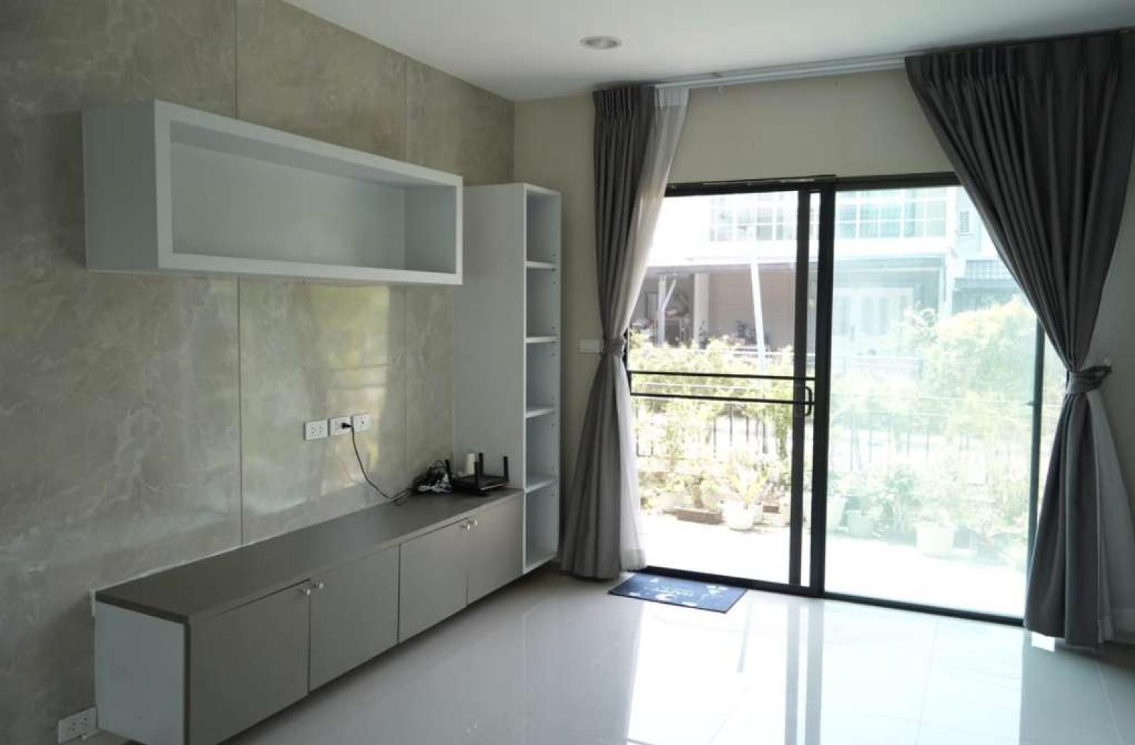 เพฟ ประชาอุทิศ 90 / 5 ห้องนอน (ขาย), Pave Pracha Uthit 90 / 5 Bedrooms (FOR SALE) BNS235