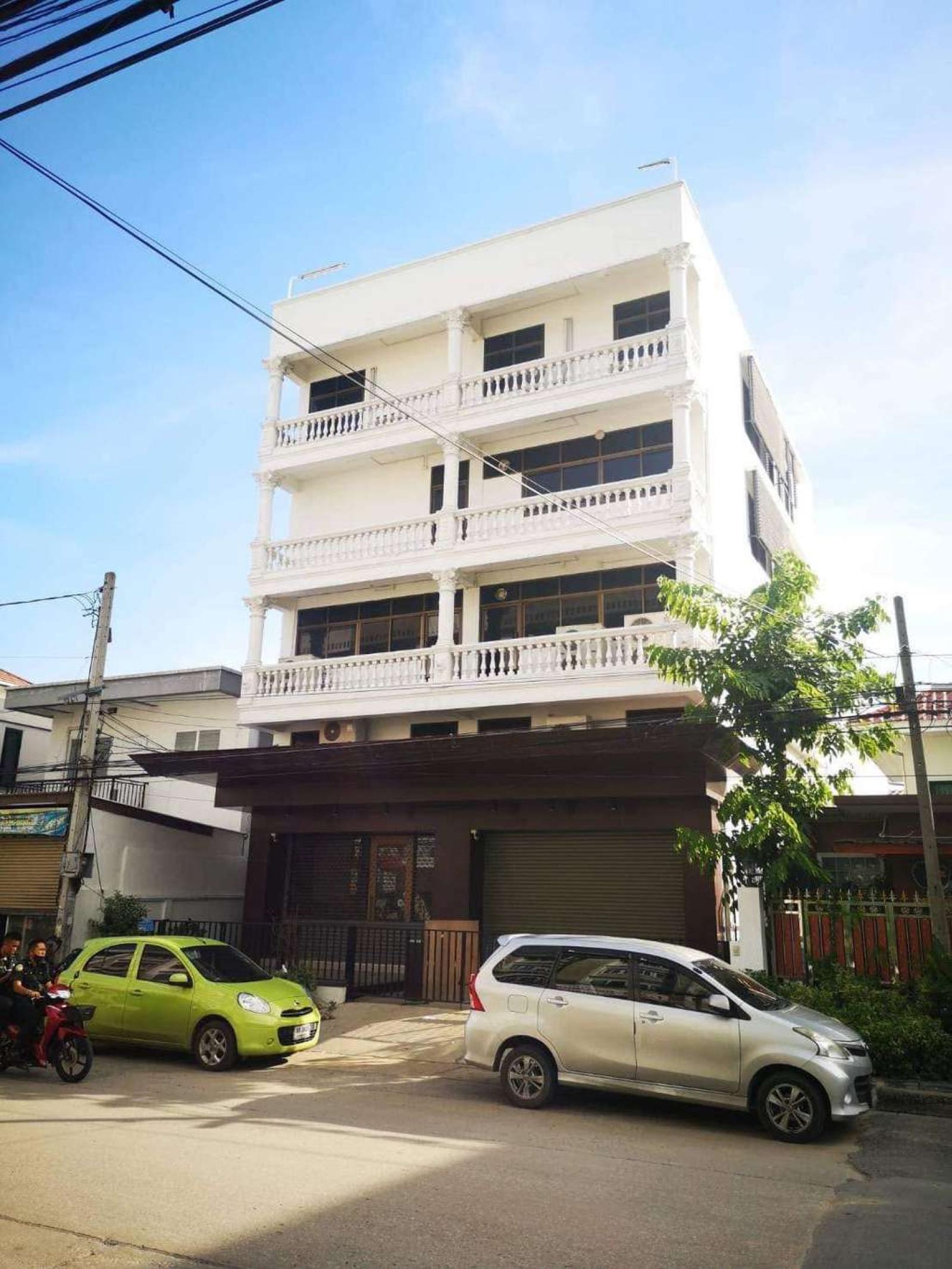 อาคารสำนักงาน อ่อนนุช 70/1 / 4.5 ชั้น (ให้เช่า), Office building, Onnut 70/1 / 4.5 Storey (FOR RENT) GNG223