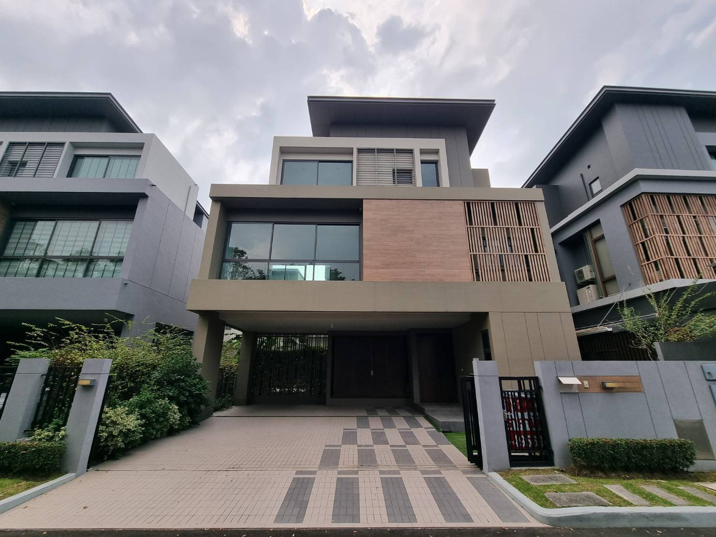 แกรนด์ บางกอก บูเลอวาร์ด ราชพฤกษ์ - พระราม 5 / 4 ห้องนอน (ขาย), Grand Bangkok Boulevard Ratchaphruek - Rama 5 / 4 Bedrooms (FOR SALE) FAIR103