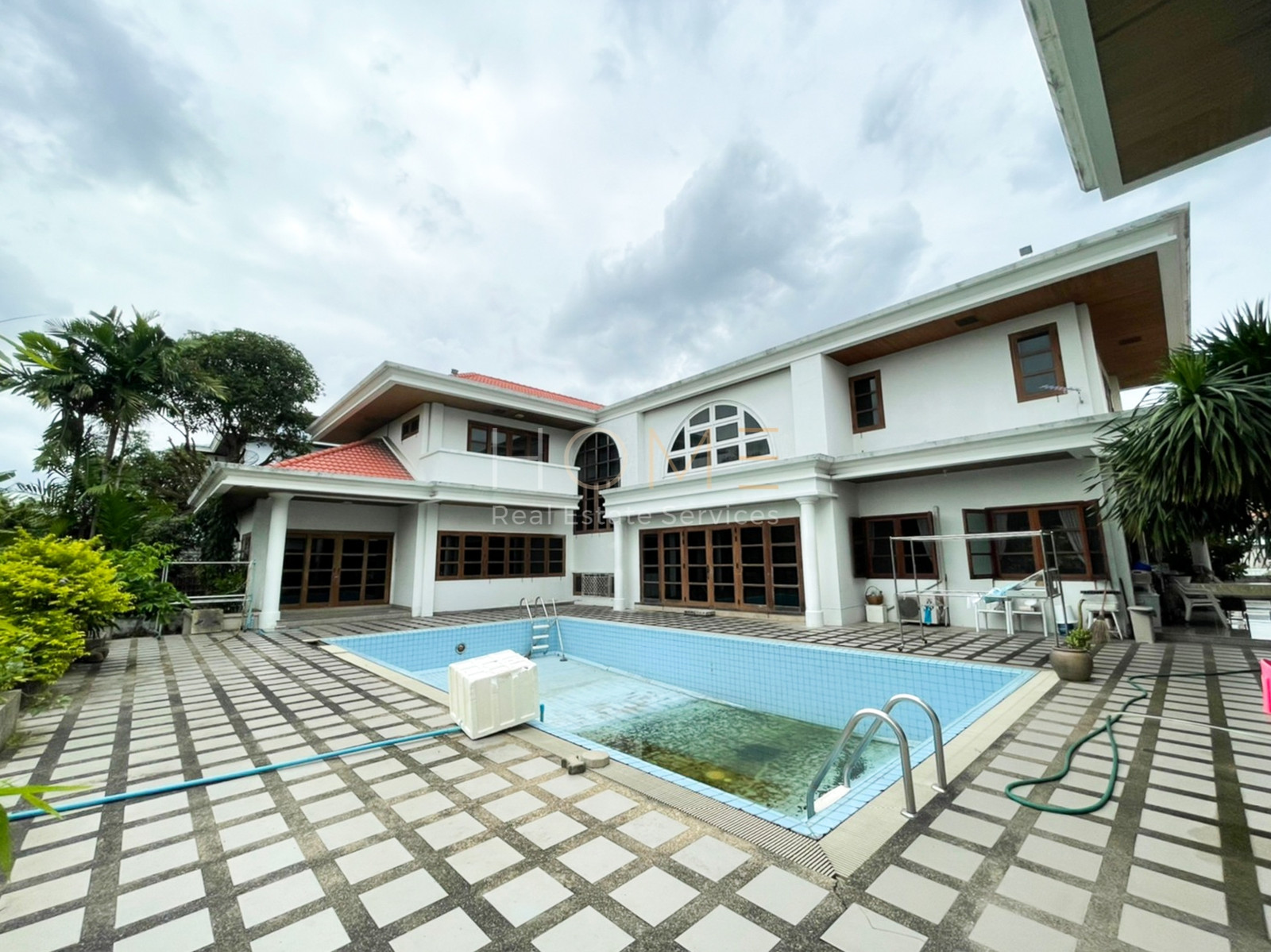 หมู่บ้านวรบูลย์ อ่อนนุช 44 / 8 ห้องนอน (ขาย), Worabul Village Onnut 44 / 8 Bedrooms (FOR SALE) FAS045
