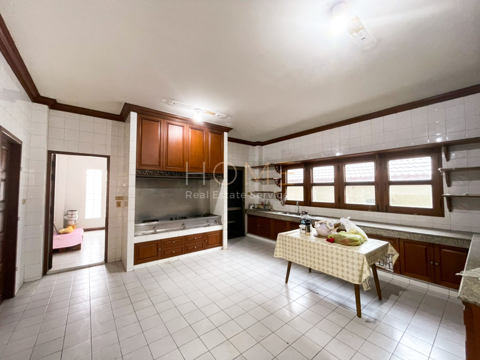 หมู่บ้านวรบูลย์ อ่อนนุช 44 / 8 ห้องนอน (ขาย), Worabul Village Onnut 44 / 8 Bedrooms (FOR SALE) FAS045