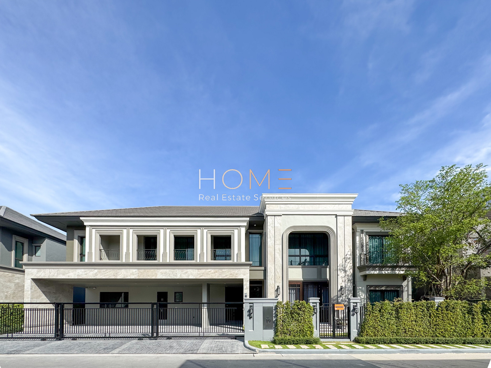 บ้านเดี่ยว แกรนด์ บางกอก บูเลอวาร์ด กรุงเทพกรีฑา / 5 ห้องนอน (เช่า), Grand Bangkok Boulevard Krungthepkreetha / Detached House 5 Bedrooms (FOR RENT) BZD122