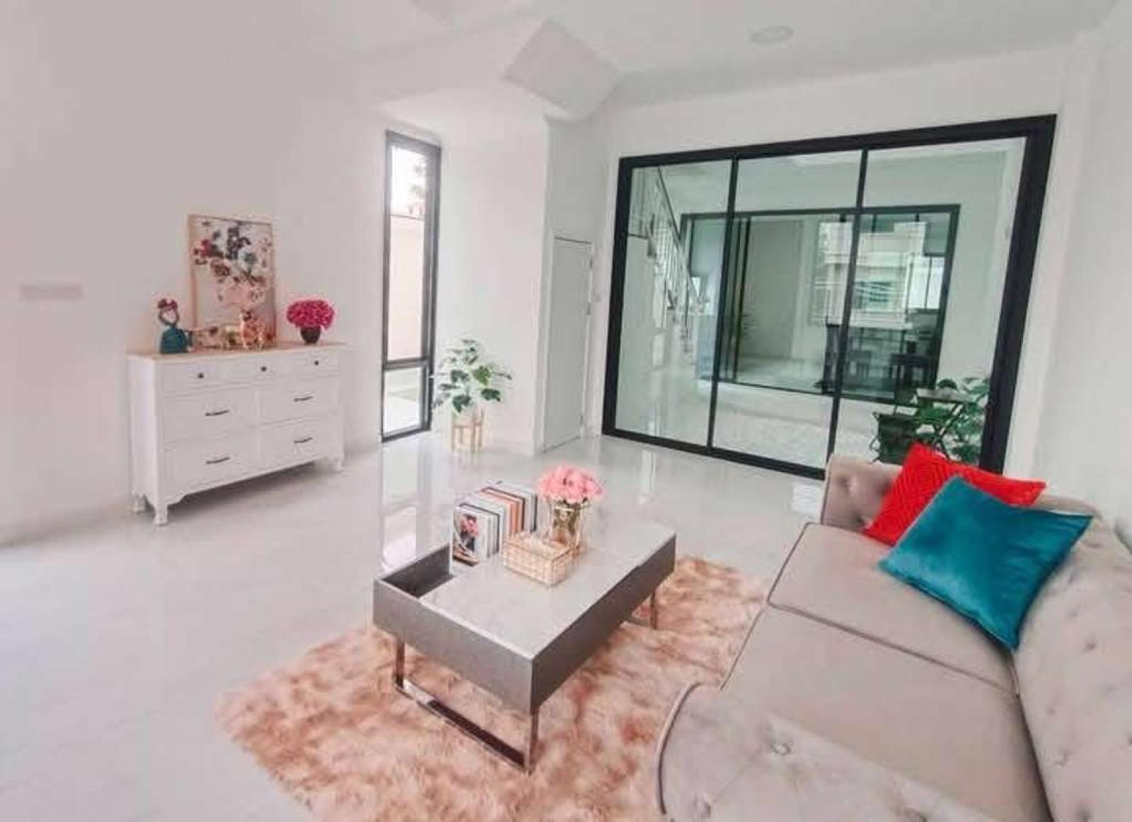 ทาวน์โฮม 3 ชั้นสร้างใหม่ ลาซาล 32 แยก 2 / 4 ห้องนอน (ขาย), Newly built 3-story townhome Lasalle 32 Soi 2 / 4 Bedrooms (FOR SALE) PSRN003