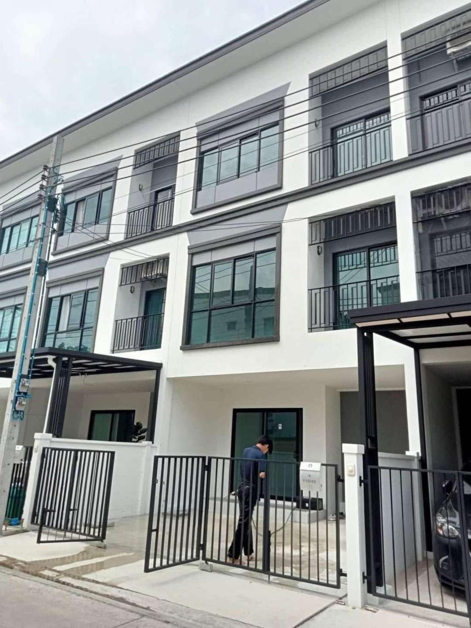 ลุมพินี ทาวน์เพลส สุขุมวิท - ศรีนครินทร์ / 3 ห้องนอน (ให้เช่า), Lumpini Town Place Sukhumvit - Srinakarin / 3 Bedrooms (FOR RENT) PSRN010