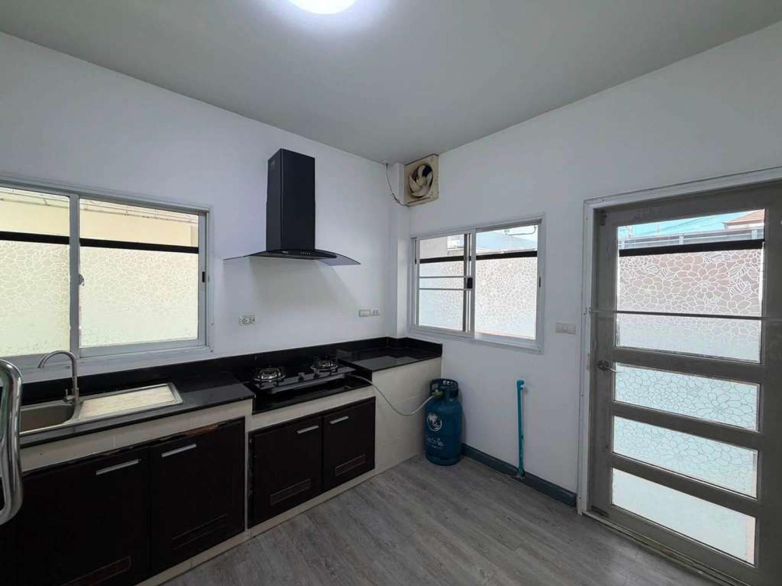 เลอ นีโอ ศรีนครินทร์ 1-2 / 4 ห้องนอน (ให้เช่า), Le Neo Srinakarin 1-2 / 4 Bedrooms (FOR RENT) PSRN013