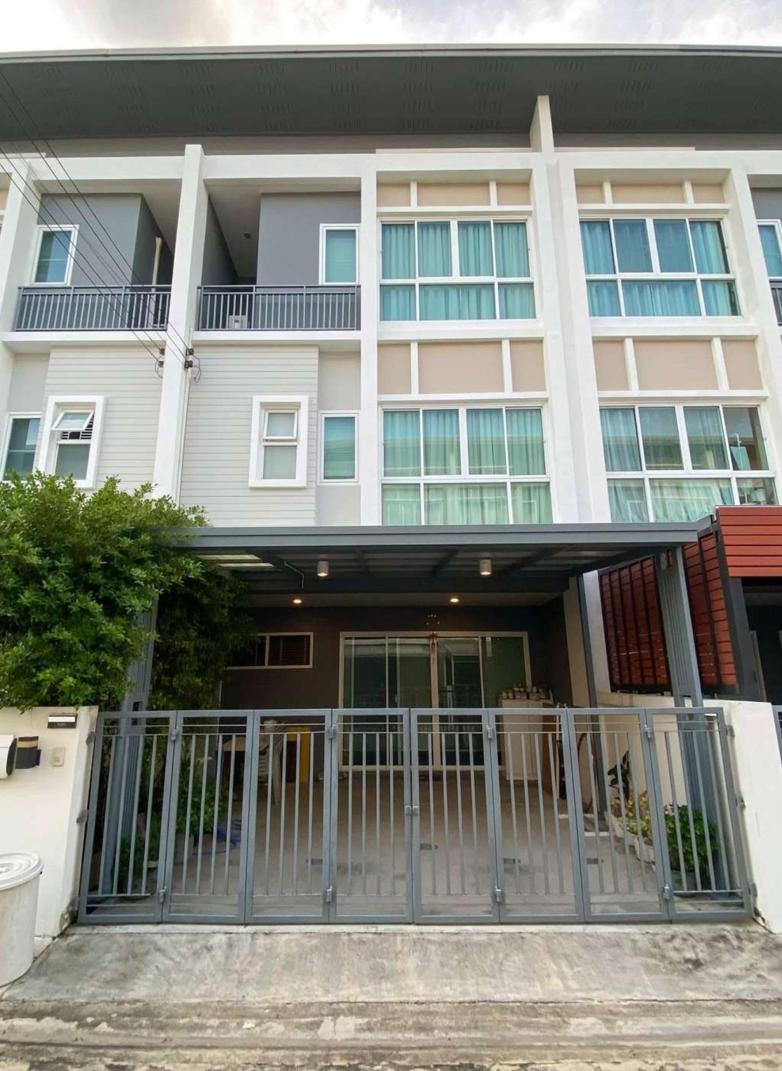 บ้านอัครา รามคำแหง - วงแหวน / 5 ห้องนอน (ขายพร้อมผู้เช่า), Baan Akara Ramkhamheng - Wongwaen / 5 Bedrooms (SALE WITH TENANT) BZD266