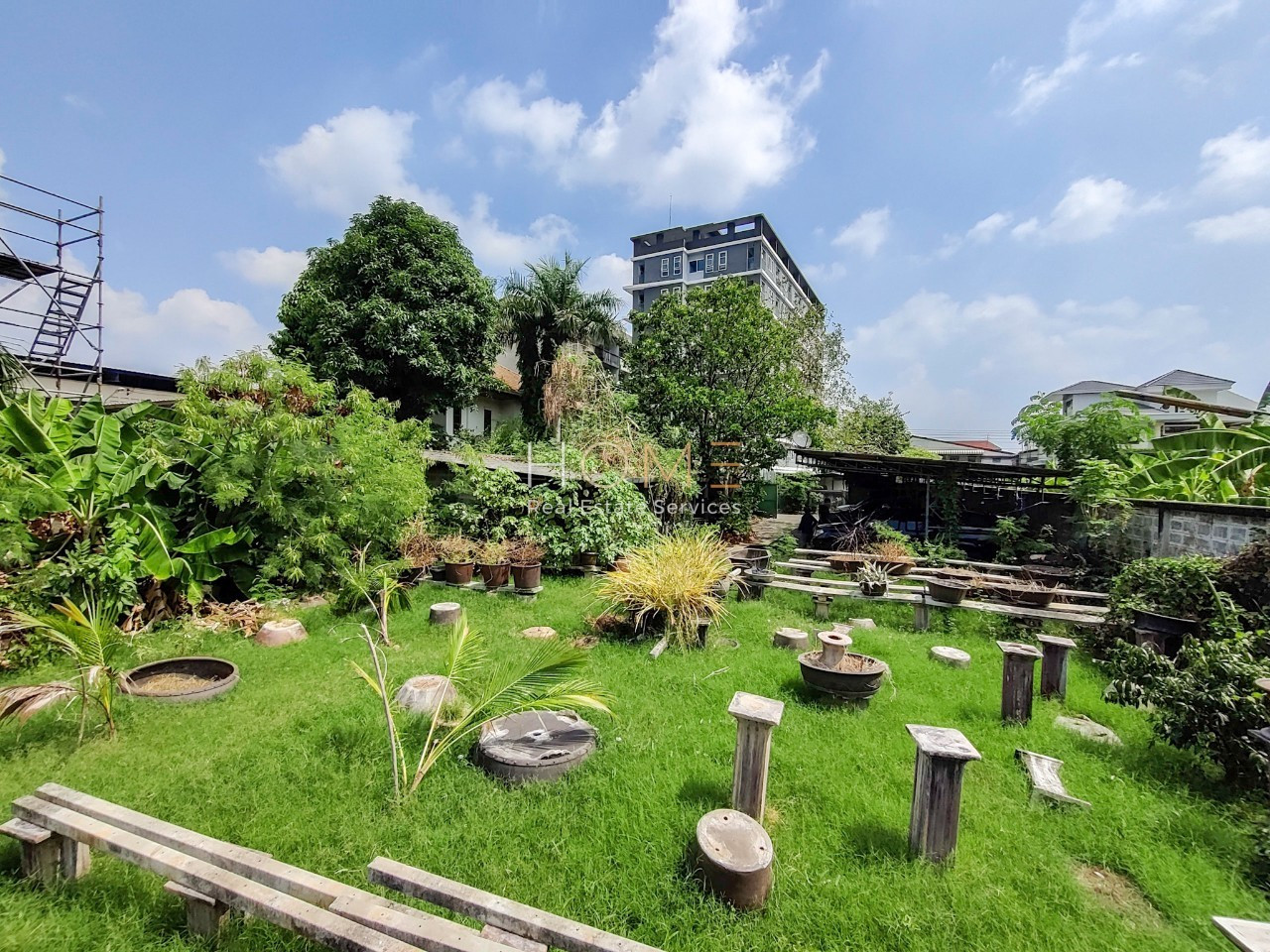 ที่ดินพร้อมสิ่งปลูกสร้างสุขุมวิท 77 ซอยอ่อนนุช 14 (ขาย), Land with buildings in Sukhumvit 77 Soi On Nut 14 (FOR SALE) PALM671